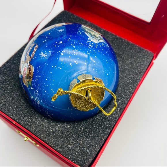 Glass Ball Ornament Santa Claus Reverse Painted Costco with Gift Box - Picture 6 of 8